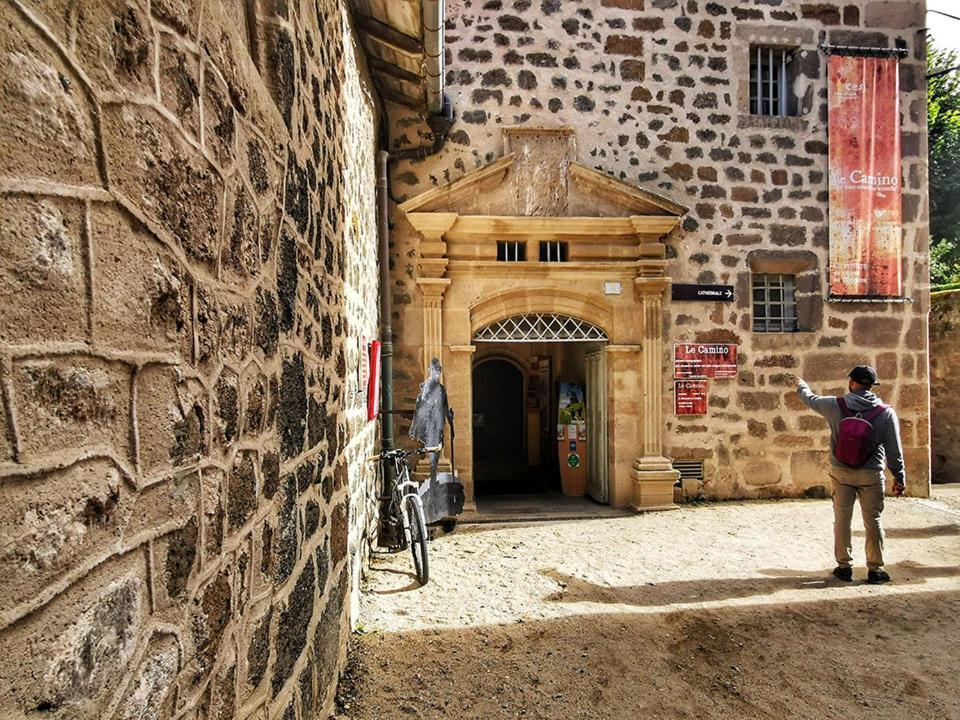 Gite La Decouverte Petit Dejeuner Offert Le Puy-en-Velay Exterior photo